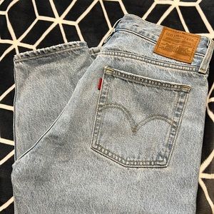 Levi’s Wedgie fit size 28
